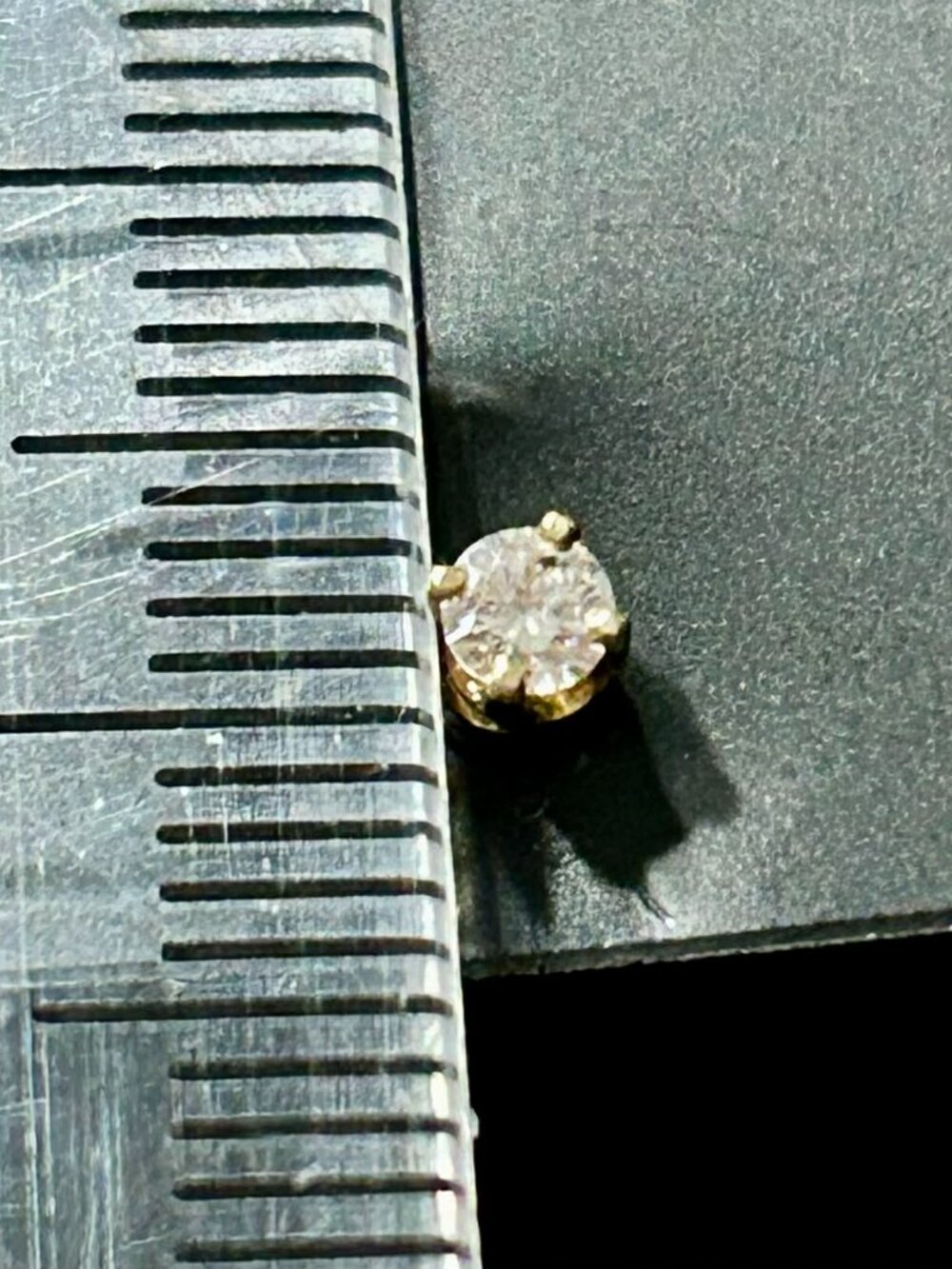 14kt Yellow Gold Diamond Stud Earrings Round 4 Prong - Picture 2 of 5
